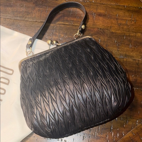 Elegant Black Women's Handbag - Picture 4 of 8